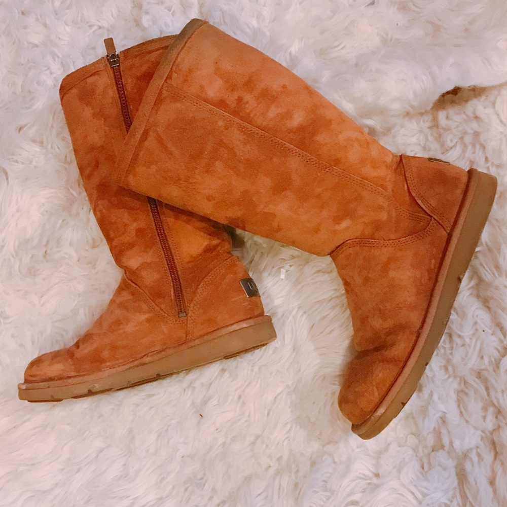 Tall chestnut Ugg boots, with zippered side SZ 7